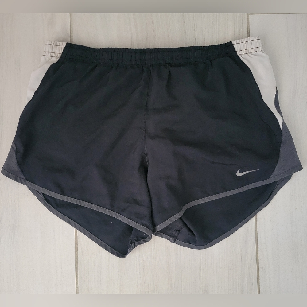Nike Athletic Shorts Size small Blk/Gry
